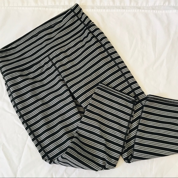 Athleta Pants - Athleta Capri Leggings